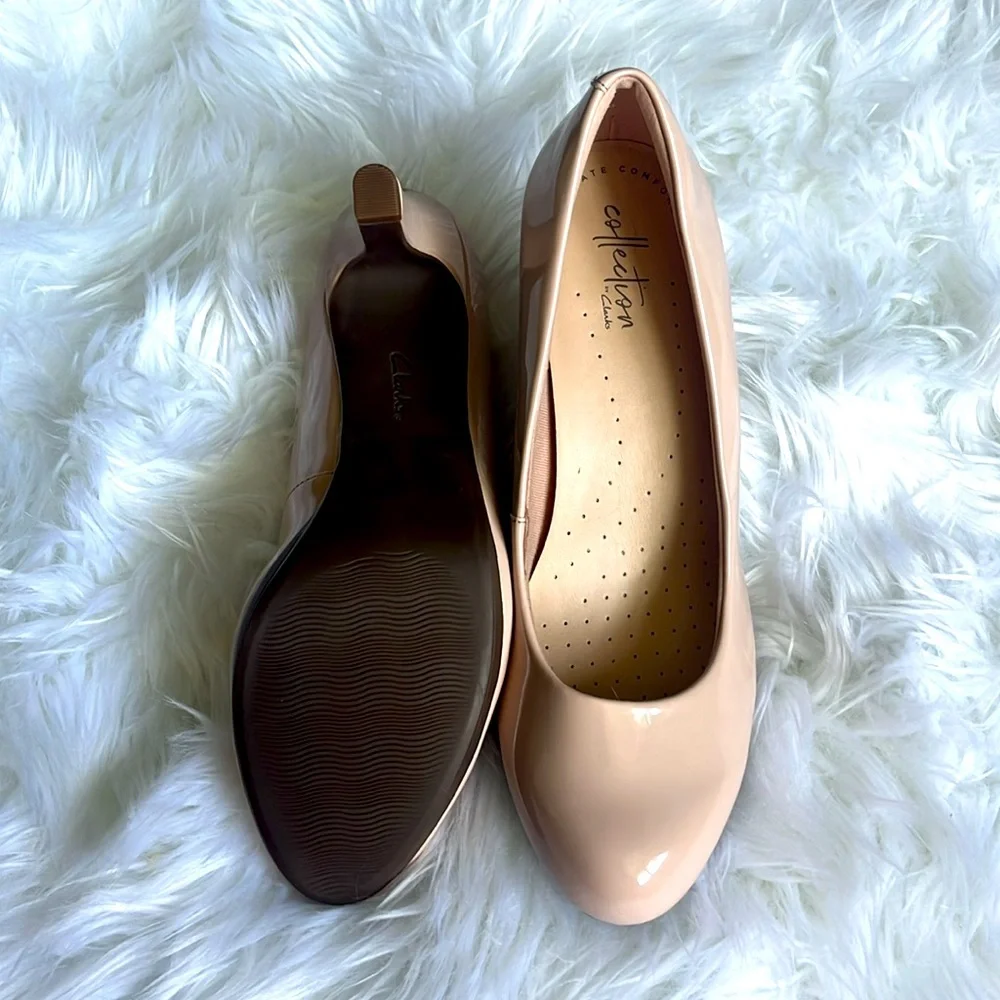 NWOT Clarks Nude Heels - Picture 5 of 7